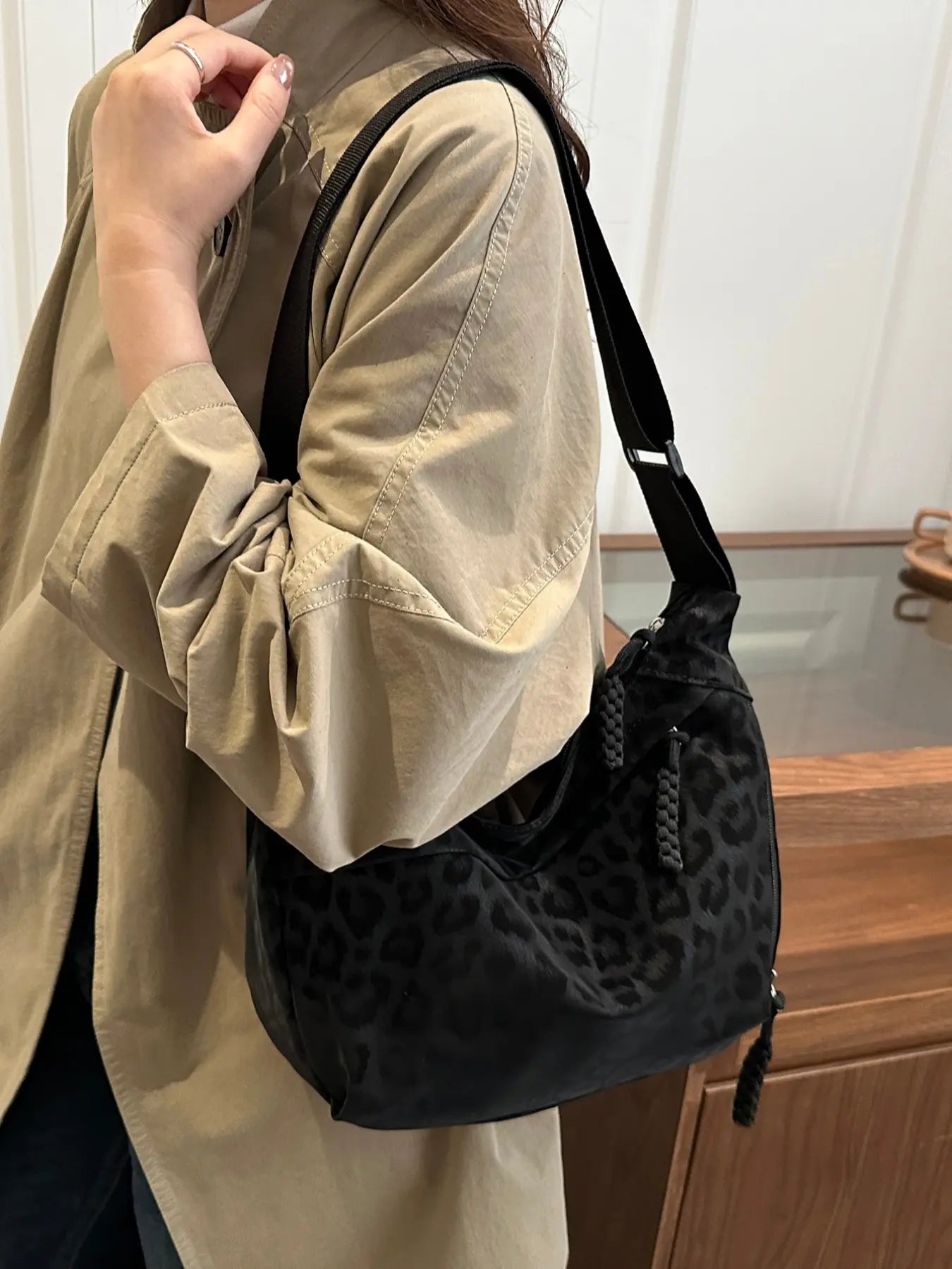 Women'S Leopard Print Casual Crossbody Bag, Soft Fabric & Adjustable Strap Design, Large Capacity Commuter Accessory for Daily Use