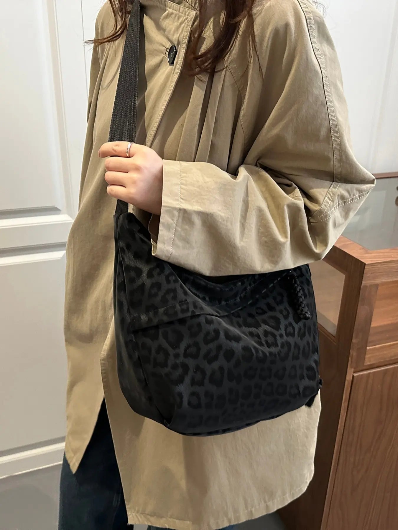 Women'S Leopard Print Casual Crossbody Bag, Soft Fabric & Adjustable Strap Design, Large Capacity Commuter Accessory for Daily Use