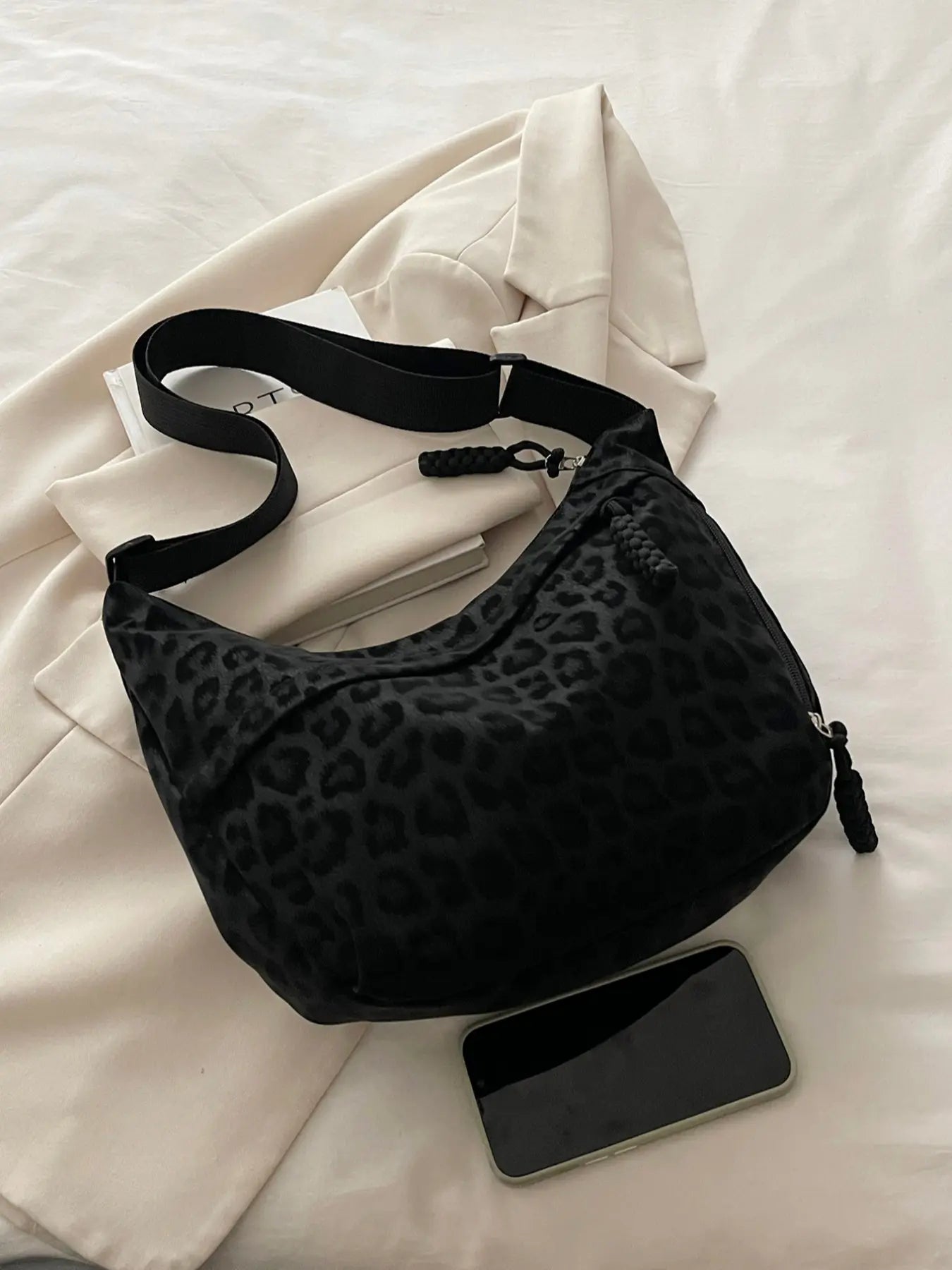 Women'S Leopard Print Casual Crossbody Bag, Soft Fabric & Adjustable Strap Design, Large Capacity Commuter Accessory for Daily Use